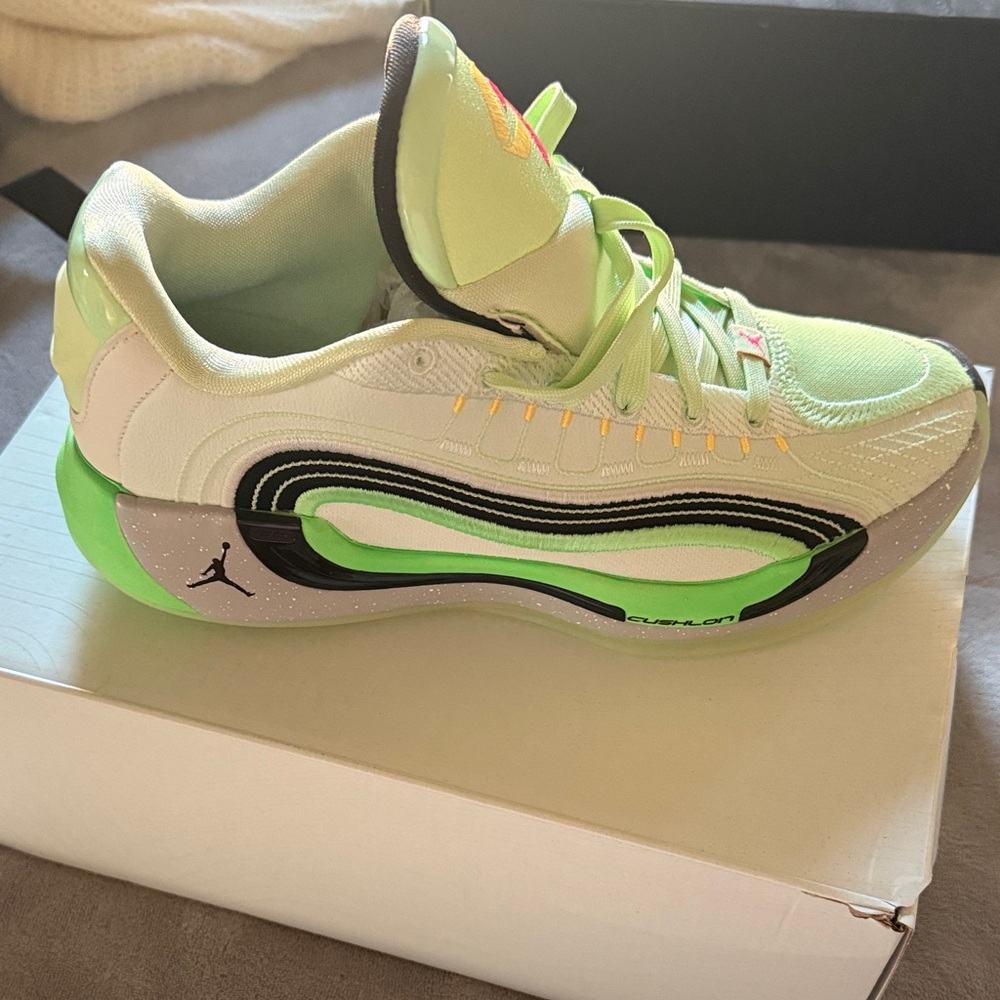Jordan Athletic Shoes in Green and Black